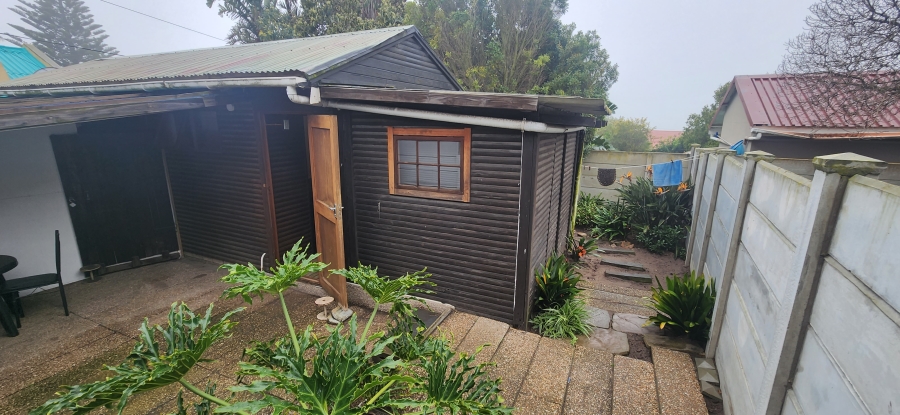 6 Bedroom Property for Sale in Dana Bay Western Cape
